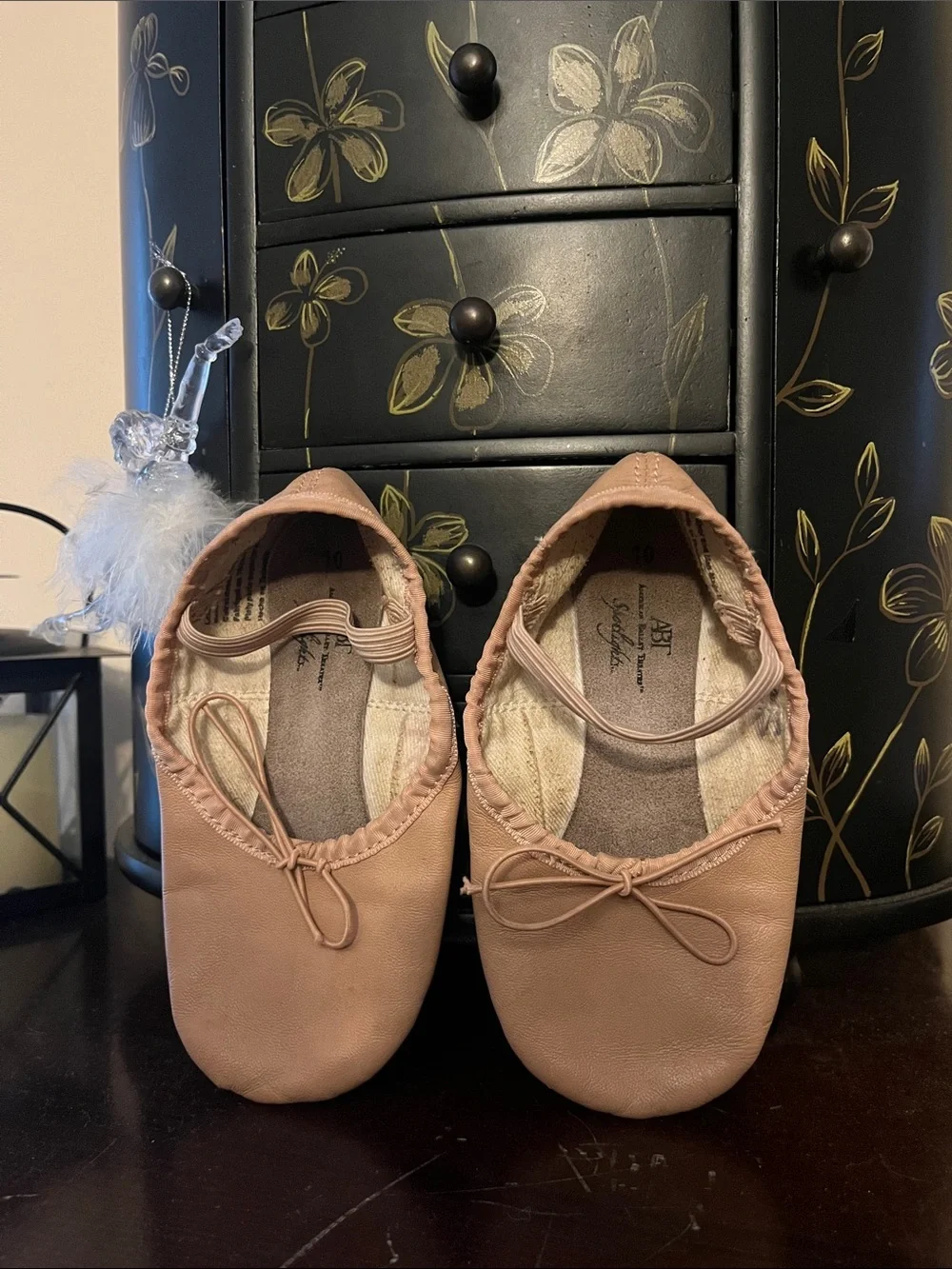 Toddler Ballet Slippers in Light Pink with Elastic Strap